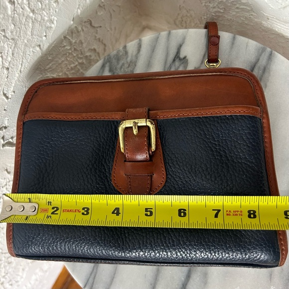 Vintage 90’s Liz Claiborne Pebbled Leather Zip Around Crossbody - Picture 12 of 16